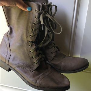 Combat boots